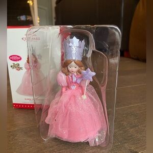 Hallmark - Madame Alexander‎ Glinda Christmas ornament